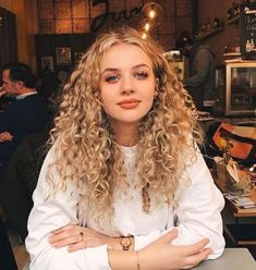 Curly Hair Haircuts, Combover Hairstyles, Long Layered Curly Hair, Long Natural Curly Hair, Shoulder Length Curly Hair, Hairstyle Curly, Layered Curly Hair, Curly Hair Hairstyles