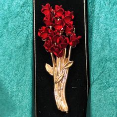 Red Rose Bouquet Gold Brooch. * New In Box Red Flower Brooches For Gift, Elegant Flower Brooch For Valentine's Day, Elegant Flower Brooches For Valentine's Day, Rose Flower Brooch Gift, Red Brooch For Anniversary On Valentine's Day, Red Brooches For Anniversary And Valentine's Day, Red Rose Bouquet, Dog Brooch, Soft Enamel Pins