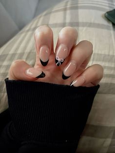 Black French tips with bows Do It Yourself Nails, Hoco Nails, Summer Gel Nails, September Nails, Cute Simple Nails, Cute Gel Nails, Nails Polish, Nail Swag