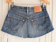 * Vintage Levis women jeans skirt * Blue denim color * 100% Cotton Size - W29-30 Waist - 29-30 inch / 73-76 cm Hips - 40 inch / 102 cm Length back - 12 inch / 30 cm Length front - 10 inch / 26 cm You can also check other items from my shop: https://www.etsy.com/shop/FadoVintageShop Thank you for visiting my shop ! Vintage Denim Blue Mini Skirt, Levis Skirt, Levis Women Jeans, Skirt Diy, Levis 550 Jeans, Diy Skirt, Jeans Skirt, Levis Women, Levi’s Jeans