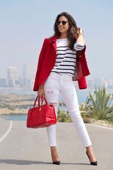 f016e59c7ad8b1d72903bb1aa5720d53 Red Blazer Outfit, Mode Tips, White Jeans Outfit, Blazer Jeans, Red Handbag, Modieuze Outfits, Red Blazer, Spring Outfits Women, Outfit Combinations