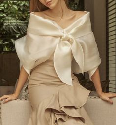 Modern Filipiniana Outfit Classy Dress, Filipiñana Dress Modern Wedding, Alampay Filipiniana Outfit, Filipino Style Fashion, Classy Filipiniana, Filipiniana Aesthetic, Modernized Filipiniana, Oath Taking Outfit Women Filipiniana