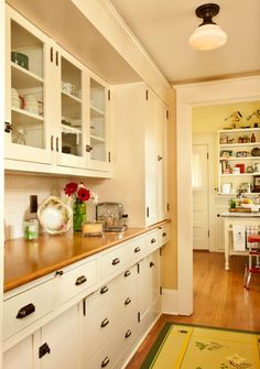 the kitchen is clean and ready to be used for cooking or baking, as well as other things