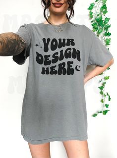 Oversized Gray T-shirt With Graphic Design, Gray Relaxed Fit Grunge T-shirt, Gray Grunge Crew Neck T-shirt, Gray Relaxed Fit T-shirt With Screen Print, Oversized Gray T-shirt With Screen Print, Heather Grey Relaxed Fit Top With Screen Print, Basic Gray T-shirt With Screen Print, Gray Graphic Tee With Screen Print, Gray Relaxed Fit T-shirt With Graphic Design