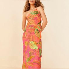 You Can Actually Wear Tropical Nature, And This Fave Proves It. The Orange Ombre Forest Lenzing Ecovero Viscose Midi Dress Brings Fauna & Flora Elements In A Far-From-Ordinary Silhouette. It Features A One-Shoulder Neckline And An Open Back To Reintroduce Your Skin To Solar Days. Invite Fresh Shoes, From Sandals To Sneakers, To Complete Your Joyful Look And Go Shine All Around! Composition: 100% Viscose Tropical Nature, American Flag Sweater, Orange Ombre, Fresh Shoes, Dress Orange, Drop Dead, Pattern Dress, Tropical Pattern, Farm Rio