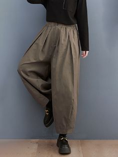 Plus Size Loose Pleated Elasticity Solid Color Casual Pants Bottoms Ninth Pants BLACK-One_size Swamp Princess, Dressing Over 60, Style Oversize, Balloon Pants, Waist Measurement, Japan Fashion, Pants Color, Fashion Colours, Color Khaki