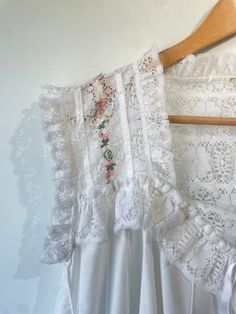 Vintage Floral and Lace Dress. Seriously one of the most stunning dresses we've ever encountered. Has the sweetest details, a bit sheer, and midi length. No tags but fits like a Large, feels like cotton. Hand wash cold. Approximate measurements:Underarm to underarm: 18"Length: 39" Stunning Dresses, Vintage Floral, Night Gown, Midi Length, Lace Dress, Hand Wash, Tags, Crochet, Lace