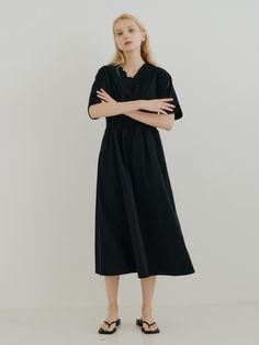 Editor's NotesIt's easy to dress the part in this year-round basic, whether you're off to work or on a weekend away. - V-neck, half sleeves- Lettuce edge detail on the neckline- Side pockets- Flare skirt line- Fitted waistlineMeasurements(in.)                                                                                                                                 - Size: One size(XS-M)- Lengh: 47.44in - Shoulder: 18.90in- Chest: 19.69in- Sleeve: 9.25in- M Black Short Sleeve V-neck Dress For Work, Relaxed Fit V-neck Dress For Work, Shirring Dress, Flare Skirt, Lettuce, Half Sleeves, Dress Black, Black Dress, V Neck