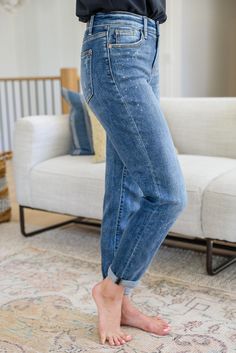 We're feeling like the Corey Hi Rise Bleach Splash Boyfriend Jeans will be making their way into our closets ASAP! A stretchy medium wash denim painted in a bleach splash detail shapes a hi-rise waist with a zipper fly, five pocket cut, and slim fit-tapered leg with lived-in fading and bleach splash detailing. Judy Blue 4-Way Stretch + Hi-Rise Bleach splash detail + Zipper fly 93% Cotton, 6% Polyester, 1% Spandex Wash Cold, Hang Dry True to size, boyfriend fit *Measurements listed below are of t Build A Wardrobe, Painted Denim, Judy Blue Jeans, Short Leggings, Romper Dress, Boyfriend Fit, Blue Shorts, Fast Fashion, Boyfriend Jeans