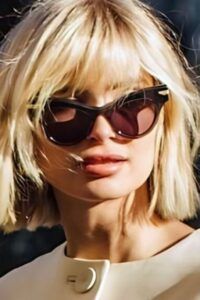 Chic Style Collectivé | French Bob vs Classic Bob: What are the Key Differences Between the Hair Styles? Classic Bob Hairstyle, Short Silver Hair, French Bob, Classic Bob, Chin Length, Chin Length Bob, Cut Her Hair, Promote Healthy Hair Growth, Heart Face Shape