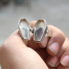 Vintage Poison Ring, Poison Rings Vintage, Poison Ring Secret Compartment, Stone Settings Jewelry, Coffin Ring, Soldered Jewelry, Poison Ring, Locket Ring, Edgy Jewelry