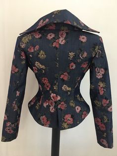 "Awesome extravagant women's fitted jacket. Lovely pastel floral pattern on denim. Very feminine and elegant, look great with a matching skirt even and skinny jeans. The jacket is fully lined inside. Length of the jacket is 23 inches at back. SIZE CHART SIZE S - US 6, UK 8, EU 36 bust: bust around 34.5\"/90cm Waist: waist around 27.5\"/70cm Hips: hips around 34.5\"/90cm SIZE M - US 8, UK 10, EU 38 bust: bust around 37.5\"/95cm Waist: waist around 29.5\"/75cm Hips: hips around 37.5\"/95cm SIZE L Floral Denim Jacket, Pastel Floral Pattern, Tartan Suit, Grunge Jacket, Kilt Jackets, Punk Grunge, Fitted Jacket, Floral Jeans, Plaid Suit