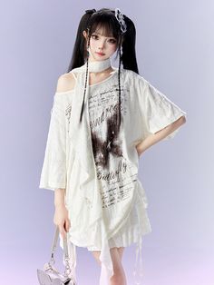 The price is for a top only, others are not included.  Garment Size   	 		 			Size 			S 			M 			L 		 		 			Full Length 			70 			71.5 			73 		 		 			Shoulders 			58 			59 			60 		 		 			Bust 			118 			122 			126 		 		 			Sleeve Length 			18 			19 			20 Spring Grunge T-shirt For Alternative Fashion, Harajuku Long Sleeve T-shirt For Summer, Emo Crew Neck Top For Summer, Grunge Long Sleeve T-shirt For Summer, Edgy Long Sleeve T-shirt For Summer, Summer Long Sleeve Grunge T-shirt, Summer Grunge Long Sleeve T-shirt, Alternative Style Letter Print Tops For Spring, Long Sleeve T-shirt For Summer