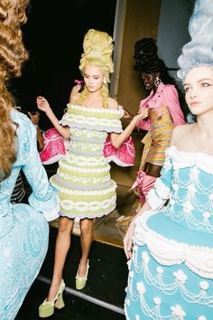 Moschino 2020, Cake Costume, Outrageous Fashion, Dress Cake, Model Life, Milan Fashion, Rococo, Milan Fashion Week, Kitsch