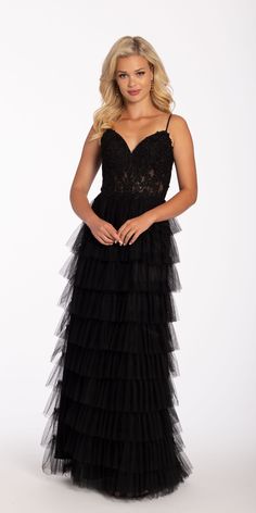 This Mesh Tiered Corset Keyhole Back Ballgown is the perfect combination of sass and sophistication! From the sleek corset to the detailing to the mesh tiers and the keyhole back with center clasp, this gown is sure to turn heads. Get ready to wow your guests and be the belle of the ball! Accessorize this awesome look with rhinestone drop earrings and a clutch to match. Homecoming 2023, Uzun Boy, Black Women Dress, Prom 2024, Sweetheart Neckline, Homecoming, Ball Gowns, Spaghetti Strap, Bodice