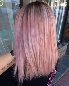 pinterest//ninadizio Platinový Blond, Pastel Pink Hair, Tumblr Hair, Rose Gold Hair, Colored Hair, Hair Envy, Gold Hair