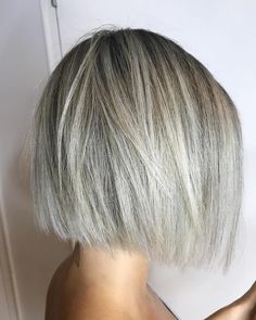 Black Hair Ombre, Grey Bob Hairstyles, Bob Ideas, Grey Hair Care, Trendy Bob Hairstyles, Grey Blonde, Silver Blonde Hair, Going Grey, Hair Bun Maker