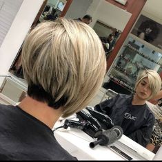 Bob Lung, Salon Photography, Medium Shag, Cute Bob, Edgy Short Hair, Choppy Hair, Shag Hairstyles, Mom Hairstyles, Edgy Hair