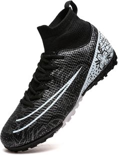 black and white nike soccer shoes