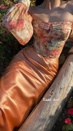 Freckled Girl, Bustier Blouse, Mermaid Tail Skirt, Fairy Look, Aot Oc, Blouse Satin, Satin Maxi Skirt, Royalty Aesthetic, Culture Clothing