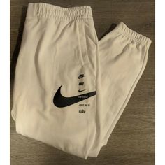 Nike Sportswear Swoosh Womens Pants Size Xl Fleece Jogger Volt Cu5631-702. White Sweatpants With Elastic Waistband For Sports, Leisure Sweats With Comfort Waistband, Fleece Activewear For Leisure, Sporty White Sweatpants With Elastic Waistband, White Athleisure Joggers With Comfort Waistband, White Sweatpants With Elastic Waistband For Jogging, White Sweatpants With Elastic Waistband, Nike Sporty Sweatpants For Sports Season, White Jogging Bottoms For Sports Season