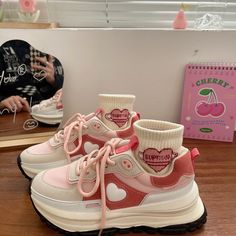 Kotak Bento, College Shoes, Pastel Shoes, Girls Tennis Shoes, Pink Kawaii, Dr Shoes, Mesh Heels, Streetwear Shoes, Kawaii Shoes