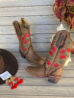 These boots are handmade in 100% genuine leather and with beautiful embroidered design. They are made with high quality for your greater satisfaction and comfort at your feet. Perfects to give that elegance to your outfit. They are comfortable and fashionable to always be beautiful for any occasion. Fall Floral Embroidery Snip Toe Boots, Fall Floral Embroidered Snip Toe Boots, Traditional Rodeo Boots For Fall, Western Embroidered Boots For Rodeo, Traditional Boots For Rodeo In Fall, Embroidered Snip Toe Boots For Rodeo, Traditional Fall Rodeo Boots, Brown Boots With Floral Embroidery And Round Toe, Brown Embroidered Western Boots