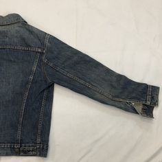 Vintage Levi’s Denim Jacket 1970s size: small measurements: armpit to armpit: 18.5” top of neck to bottom: 24” Vintage Levis, Vintage House, 1970s, Denim Jacket, Pants, Trousers