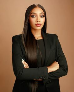 Business Shoot Poses, Insurance Agent Photoshoot Ideas, Headshot Outfit Black Women, Headshots Black Women Professional, Entrepreneur Headshots Women, Paralegal Photoshoot, Corporate Head Shots, Professional Work Photoshoot, Natural Hair Headshots