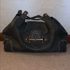 Absolutely Stunning!!! Authentic Gucci, Soft Grey Leather Pelham Large Shoulder Bag With Gold Hardware. The Softness Of This Handbag Is Impeccable. Excellent Condition, And Well Cared For. Smoke Free, Puppy Friendly Home. Gucci Gg Bag, Gucci Dionysus Small, Small Canvas Bags, Bronze Sandals, Sequin Bag, Bags Gucci, Gucci Soho Disco Crossbody, Large Shoulder Bags, Black Shoulder Bag