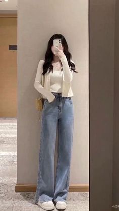 Korean Style Outfits, Outfit Korean Style, Korean Outfit Street Styles, Casual College Outfits, Korean Casual Outfits, Casual Day Outfits, Korean Girl Fashion, Lily Rose Depp, Easy Trendy Outfits