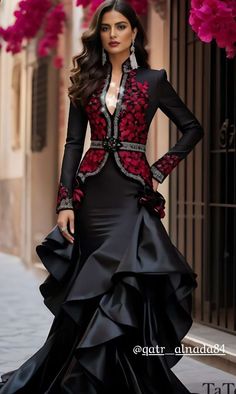 Black Long Sleeve Evening Gown, Steampunk Wedding Gown, Vestido Charro, Black Couture, Dress Gala, Fashion Trend Inspiration, Spain Fashion, Flamenco Dress, Black Evening Gown