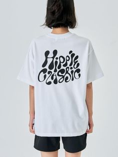 Composition : 100% cottonCountry of Origin : Republic of Korea Classic Oversized T-shirt For Spring, Classic Summer Organic Cotton Top, Classic Summer Top In Organic Cotton, Retro Cotton Tops For Everyday, Retro Cotton Tops For Everyday Wear, Classic Streetwear Tops For Spring, Classic Summer Tops For Streetwear, Classic Tops For Spring Streetwear, Classic Spring Streetwear Tops