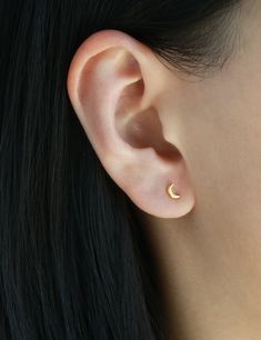 Moon stud earrings D E T A I L S * Moon is 3 x 5 mm with 5.5 mm length post * 18k gold over sterling silver // white gold over sterling silver * Nickel free and hypoallergenic P R O M O T I O N * Bridesmaids gifts: message us for a coupon code * New FACEBOOK or INSTAGRAM followers: follow us in the links below then message us for a 10% off code F A Q s For production time, shipping estimates, return policy, etc., please read our FAQs section below. S H O W U S S O M E ♥ Instagram: @Minthologie F Dainty Moon-shaped Earrings, Dainty Moon Shaped Single Earring, Dainty Moon-shaped Moon Phase Earrings, Dainty Single Moon Earring, Minimalist Moon Shaped Single Earring, Minimalist Hypoallergenic Crescent Earrings, Hypoallergenic Moon Shaped Earrings Gift, Hypoallergenic Moon-shaped Earrings For Gift, Hypoallergenic Crescent Earrings For Everyday