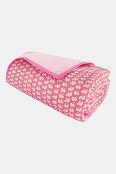 Roller Rabbit Pink Hathi Quilt Roller Rabbit Dorm, Roller Rabbit Quilt, Dorm Quilt, Rabbit Home, Printed Pillows, Pink Quilt, Elephant Quilt, Sleepover Bag, Dream Blanket