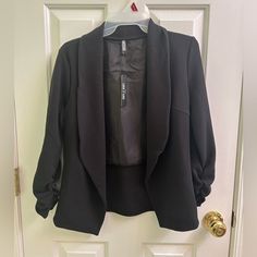 Black Blazer With Rushed 3/4 Sleeves. Nwt, Never Worn, Found On Amazon. Black 3/4 Sleeve Blazer For Work, Black 3/4 Sleeve Blazer For Spring, Black 3/4 Sleeve Outerwear For Fall, Black Formal Outerwear With 3/4 Sleeve, Black 3/4 Sleeve Formal Outerwear, Sleeveless Blazer Vest, Womens Plaid Blazer, Olive Green Blazer, Seersucker Blazer