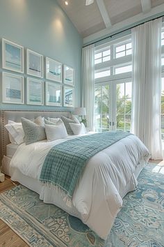 Interior Design Inspo Beach Room Design, Coastal Bed Sheets, Blanco By Nature, Room Coastal Granddaughter, Beach House Master Bed, Bedroom Ideas Coastal Granddaughter, Cute Beach Room Ideas, A Frame Room Ideas, Greece Room Aesthetic