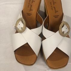 Mila Paoli Women’s White Leather Wedge Sandals New With Gold Buckle, I Have These Shoes In Sizes 7.5 New, Never Used, Smoke/Pet Free Home, Fast Shipping, Leather Upper/Leather Sock, Made In Italy. White Slip-on Wedge Sandals For Vacation, White Wedge Heel Sandals For Vacation, White Wedge Heels For Summer, White Wedge Heel Sandals For Beach, White Wedge Sandals For Beach, Chic White Slip-on Wedge Sandals, White Wedge Heel Sandals With Removable Insole, White Leather Beach Wedge Sandals, White Leather Summer Wedge Sandals