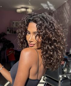 High Layers Curly Hair, Curly Hair Carmel Lights, Curly Medium Brown Hair, Black Brown Curly Hair, Lowlights For Black Hair Curly, Chest Length Curly Hair, Curly Hair With Face Framing Pieces, Fall Hair Color For Brunettes Curly Hair, Curly Brown Bob