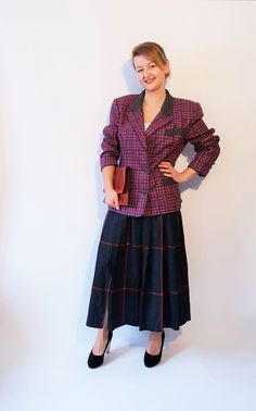 "Vintage Pure Wool Women's Jacket Houndstooth Pattern Pink and Gray color  Shoulder pads Collared  Buttonned  Long sleeves  Preppy Office Style Blazer Features: 100% wool Good vintage condition !Please note colors may slightly vary from photo! !Please check the measurements below (which were taken by hand) to ensure proper fit! Measurements lying flat: Length: 66 cm (26\") Bust (from armpit to armpit): 54 cm (21.2\") Waist: 50 cm (19.7\") Shoulders: 43.5 cm (17.1\") Sleeve: 60 cm (23.6\") Jacket has no label size (fits like M) (shown on model size S, 36 EU/ 10 (UK), height 161 cm/63.39\" , bust 90 cm / 35.43\" , waist 71 cm/ 27.95\", hips - 97.5 cm / 38.39\"). To find the bag click this link: https://www.etsy.com/listing/676133205/vintage-leather-cognac-color-shoulder?ref=shop_home_active_ Long Sleeve Tweed Jacket For Work, Office Tweed Jacket With Long Sleeves, Red Long Sleeve Tweed Jacket For Work, Long Sleeve Houndstooth Tweed Jacket For Work, Long Sleeve Tweed Jacket With Houndstooth Pattern For Work, Houndstooth Pattern Tweed Jacket For Work, Houndstooth Tweed Jacket For Work, Retro Long Sleeve Houndstooth Blazer, Long Sleeve Plaid Tweed Jacket