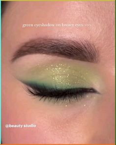 Safe Green Makeup Looks, Green Make Up Eyes, Easy Green Makeup Looks, Enchanted Forest Makeup Ideas Prom, Classic Wedding Makeup, Green Makeup Looks, Gorgeous Eye Makeup, Green Eyeshadow Look, Fairy Costume Diy