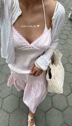 Tan Pink Nails, Soft Life Era, Rich Girl Lifestyle, Soft Life, Pink Skirt, Feminine Outfit, Fashion Fits, Classy Women