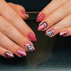 28 Best Halloween Nail Ideas and Designs To Try - Paisley & Sparrow Nails With Lashes Design, Scream Nail Art Pink, Halloween Luminary Nails, Pink Scream Halloween Nails, Pink Scream Nails, Scream Nails Acrylic, Scream Halloween Nails, Scream Nail Art, Ghost Face Nails