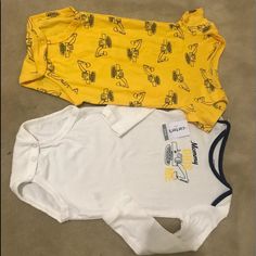 2 Piece Set Carter’s Boys Bodysuits. Yellow Body Suit Is Half Sleeves And White One Is Full Sleeves. Brand New With Tags Cute Yellow Cotton Bodysuit, Yellow Cotton Bodysuit For Playtime, Yellow Onesie For Summer Playwear, Cute Yellow Long Sleeve Onesie, Yellow Bodysuit For Summer Playtime, Yellow Summer Bodysuit For Playtime, Playful Long Sleeve Yellow Onesie, Playful Yellow Long Sleeve Onesie, Fitted Yellow Bodysuit For Playtime