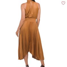 Flowy Dress With Silky Feel Brown Pleated Party Dress, Brown Pleated Evening Dress, Elegant Brown Pleated Midi Dress, Spring Brown Maxi Dress For Party, Spring Party Brown Maxi Dress, Chic Maxi Length Pleated Dress, Chic Pleated Maxi Dress, Spring Pleated Midi Dress For Date Night, Pleated Brown Maxi Dress For Party