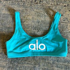 Size S Nwot Never Even Tried On Super Cute Light-Medium Support Aqua Blue Not Made Anymore In This Style/Color Zip Up Sports Bra, White Sports Bra, Yoga Sports Bra, Alo Yoga, Sports Bra Sizing, Sports Bras, Yoga Women, Black Media, Aqua Blue