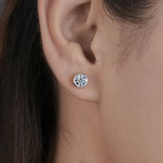 Celebrate your special moments with our Round Small Diamond Stud Earrings! These minimalist bezel set Moissanite studs are perfect for adding a touch of elegance to any outfit. Ideal as anniversary gift earrings, they offer timeless beauty and sparkle. Embrace effortless style and shine bright every day! ❖ 𝐒𝐓𝐎𝐍𝐄 𝐃𝐄𝐓𝐀𝐈𝐋𝐒 ➼ 𝐒𝐭𝐨𝐧𝐞 𝐓𝐲𝐩𝐞: Round Cut Moissanite ➼ 𝐀𝐯𝐞𝐫𝐚𝐠𝐞 𝐂𝐚𝐫𝐚𝐭 𝐖𝐞𝐢𝐠𝐡: 1.00 TCW ➼ 𝐃𝐢𝐦𝐞𝐧𝐬𝐢𝐨𝐧: 5.00 MM ➼ 𝐂𝐨𝐥𝐨𝐫: Colorless ➼ 𝐂𝐥𝐚𝐫𝐢𝐭𝐲: V Small Diamond Stud Earrings, Earrings Diamond Studs, Stud Earrings Diamond, Moissanite Earrings, Earrings Diamond, Diamond Stud, Special Moments, Diamond Earrings Studs, Shine Bright