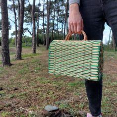 Straw Reed Basket Bag Artisan Made Made in Portugal Dimensions: L - 29 cm, W - 15 cm, H - 20 cm  L - 11,4 in, W - 5,9 in, H - 7,9 in Without lining inside. The dimensions of the bag may vary slightly. Reed Basket, Basket Purse, Straw Basket, Vintage Bag, Handmade Bag, Basket Bag, Boho Bag, Bag Handmade, Bag Vintage