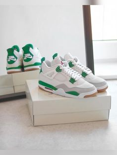 Jordans Sneakers Outfit, Sneaker Closet, Air Jordan Iv, Streetwear Shoes, Spring Sneakers, Nike Wallpaper, Jordan 4 Retro, Aesthetic Shoes