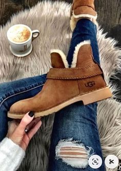 Παπούτσια Nike Free, Ugg Booties, Winter Fashion Boots, Boating Outfit, Winter Boots Women, Crazy Shoes, Shoe Obsession, Mode Outfits, Ugg Boots